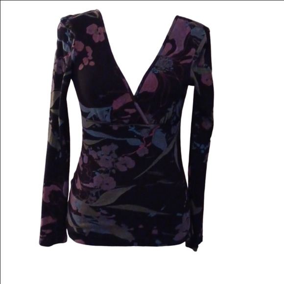 💙🌺Express Floral V-Neck Top - Picture 8 of 10